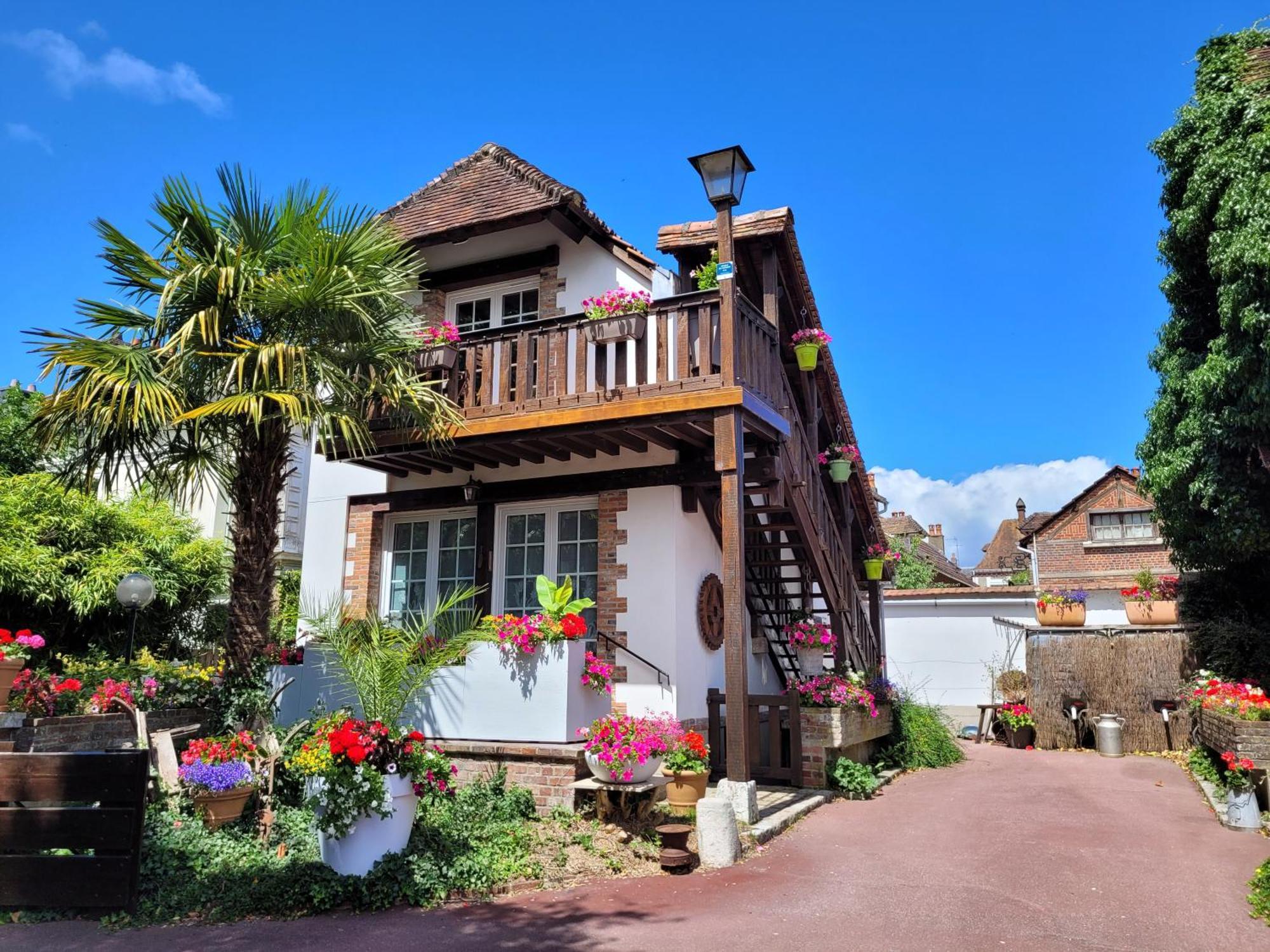 Gite Le Balcon Flaubert Forges-les-Eaux Exterior foto