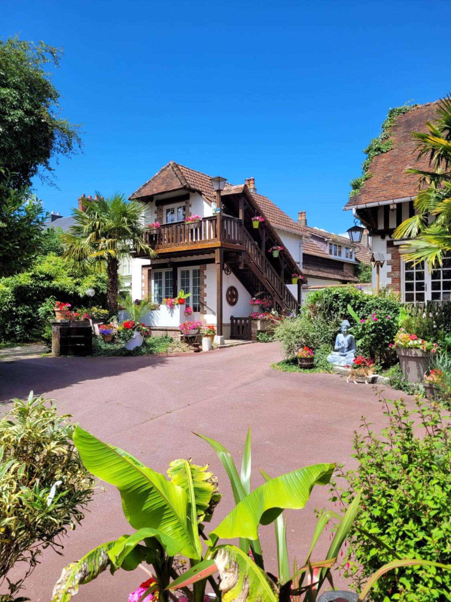Gite Le Balcon Flaubert Forges-les-Eaux Exterior foto
